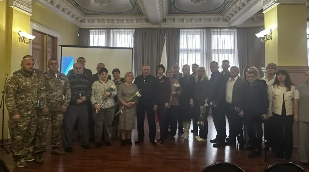 В брянских Клинцах отцы бойцов спецоперации получили общественные награды