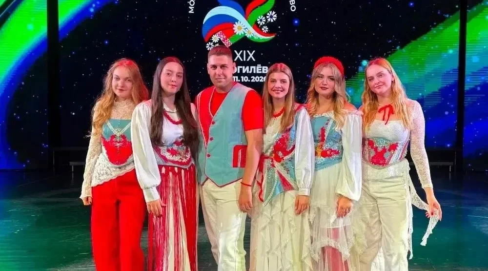 Финалистом Международного фестиваля стал вокальный ансамбль «Модно-народно»