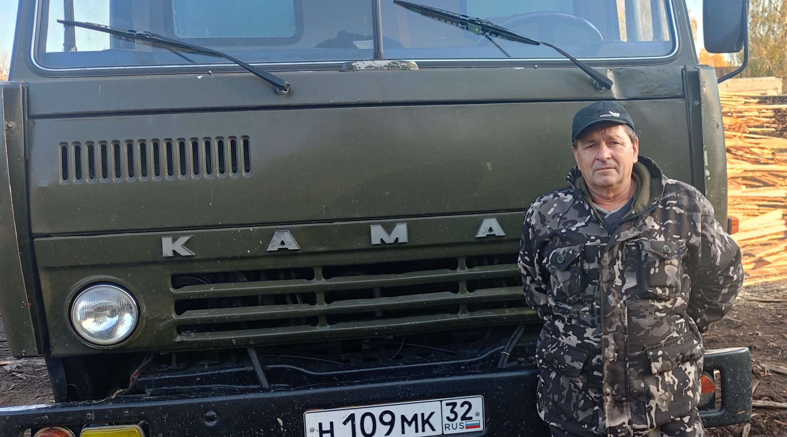 Мглинчанин Олег Колосов принимает поздравления с профессиональным праздником