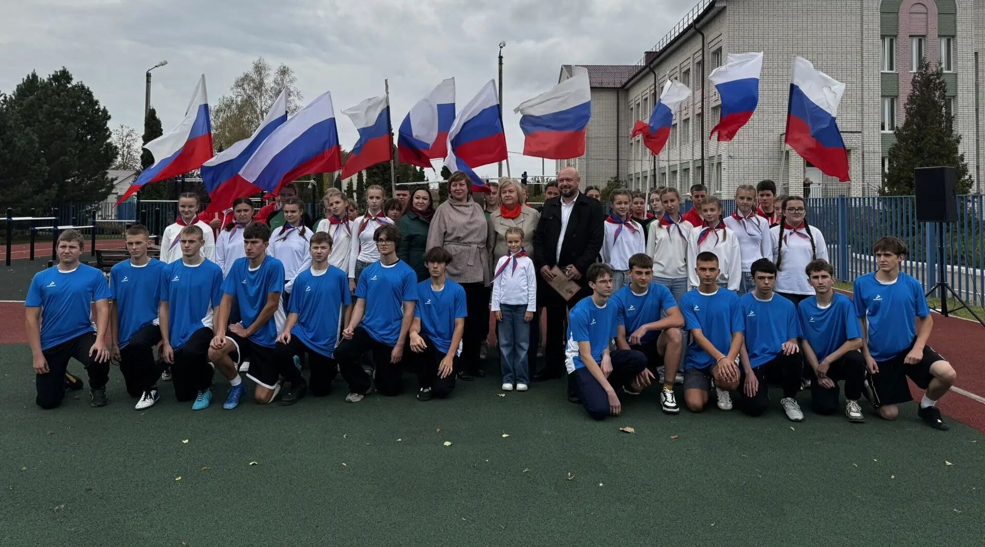 В брянской Унече появилась новая современная спортивная площадка