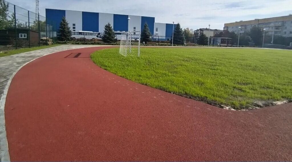 В брянском Трубчевске благоустраивают спортивную площадку